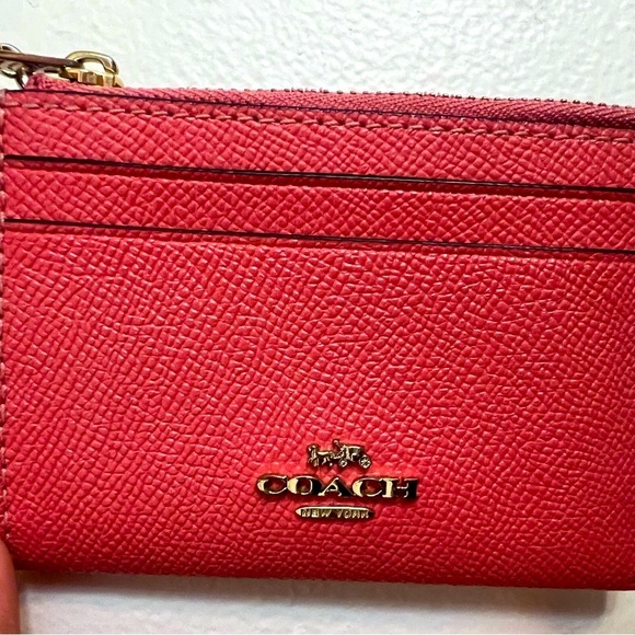 Like New 💞 Coach Rose Leather Key and Card Holder - Picture 3 of 11